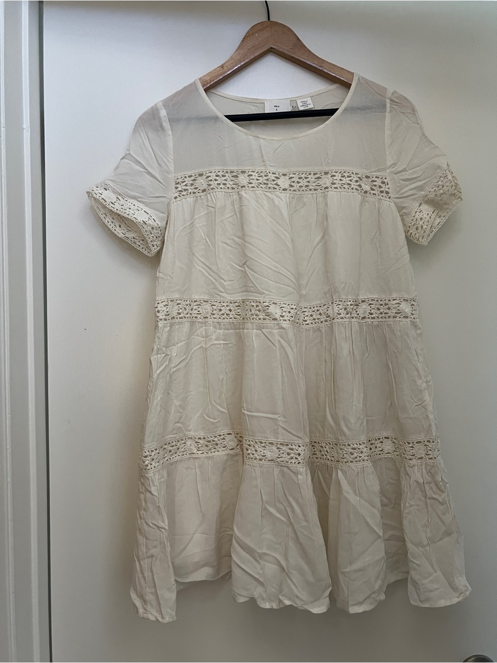 Alice + Olivia Urban Outfitters Cream Lace-Trim Tiered Dress